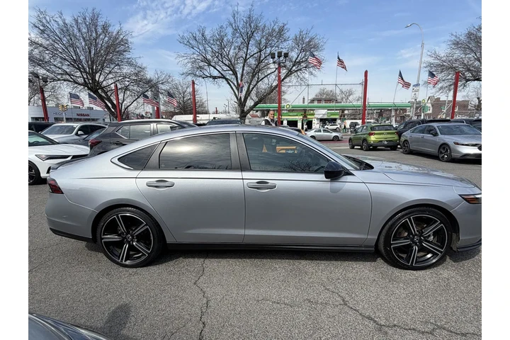 $24990 : Honda Accord Hybrid 2023 Spo image 8