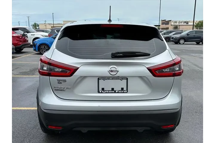 $16999 : Nissan Rogue Sport 2022 S 4d image 4