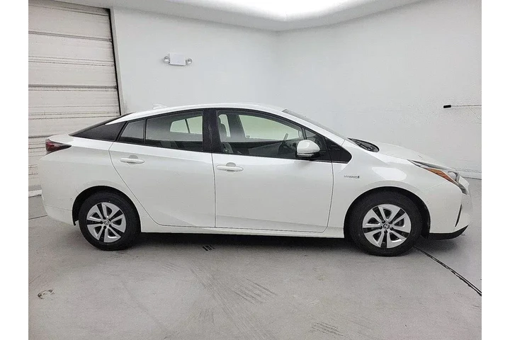 $22998 : Toyota Prius 2017 Three 4dr image 4