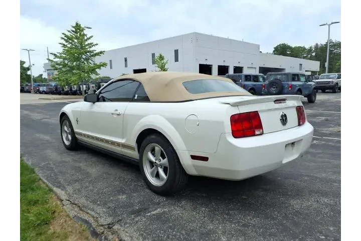 $6723 : Ford Mustang 2008 V6 Deluxe image 7