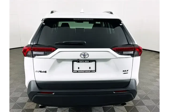 $28400 : Toyota RAV4 2024 AWD XLE 4dr image 6