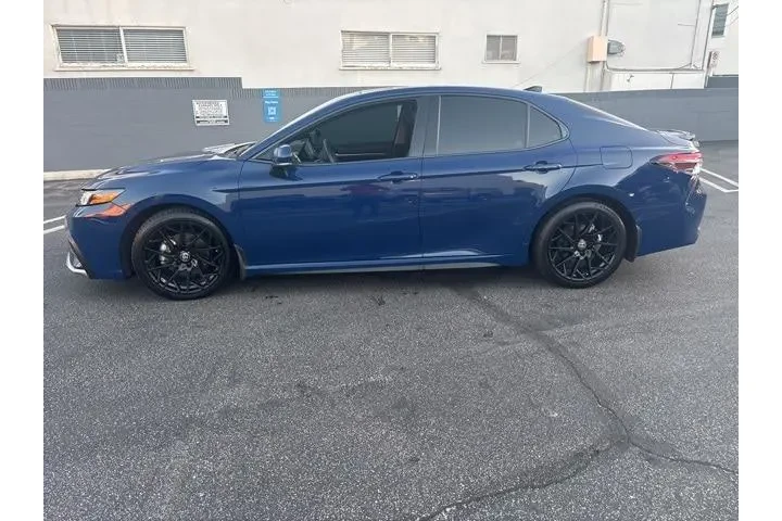 $33827 : Toyota Camry 2024 XSE V6 4dr image 3