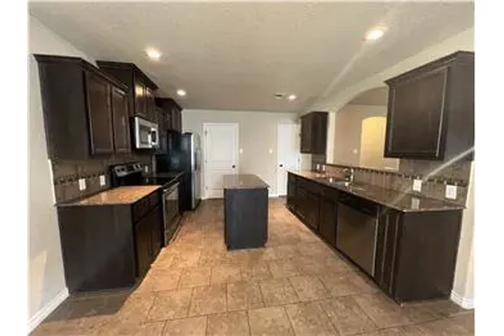 $1800 : Rental property with 4 bedro image 9