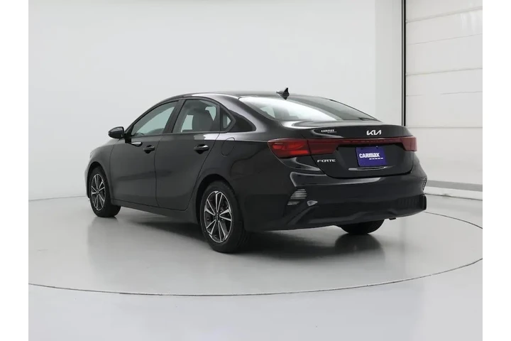 $17998 : Kia Forte 2023 LXS 4dr Sedan image 2