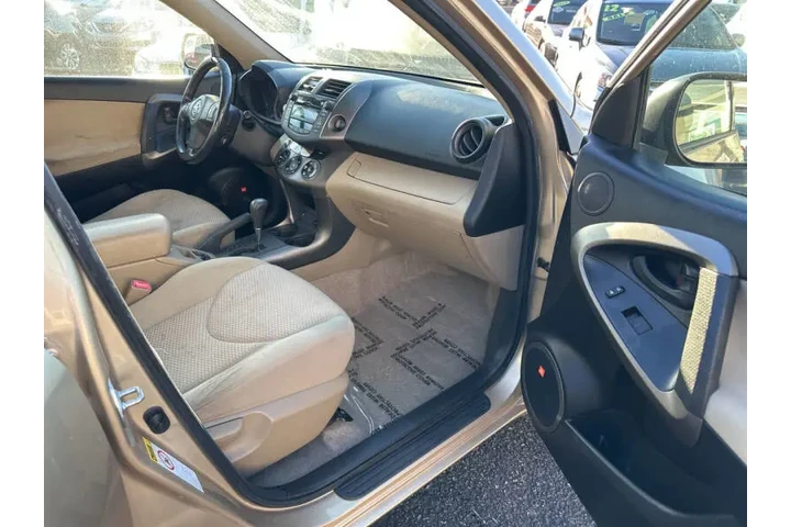 2009 RAV4 Limited image 6