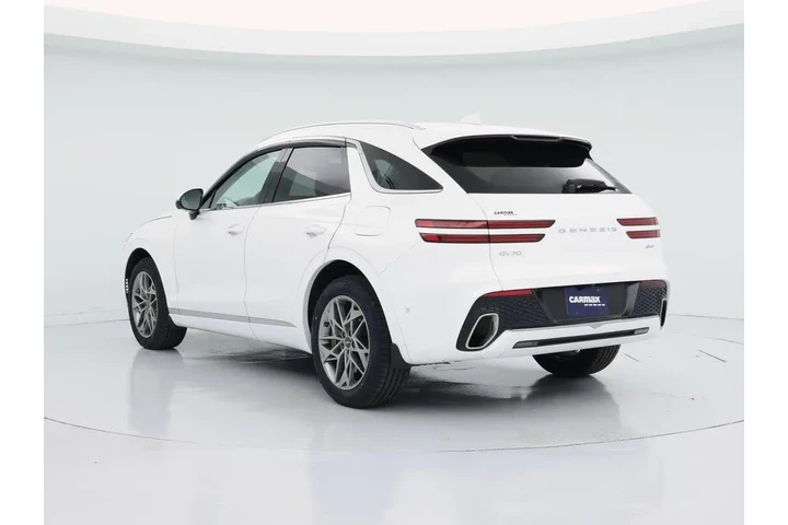 $38998 : Genesis GV70 2023 AWD 2.5T S image 2