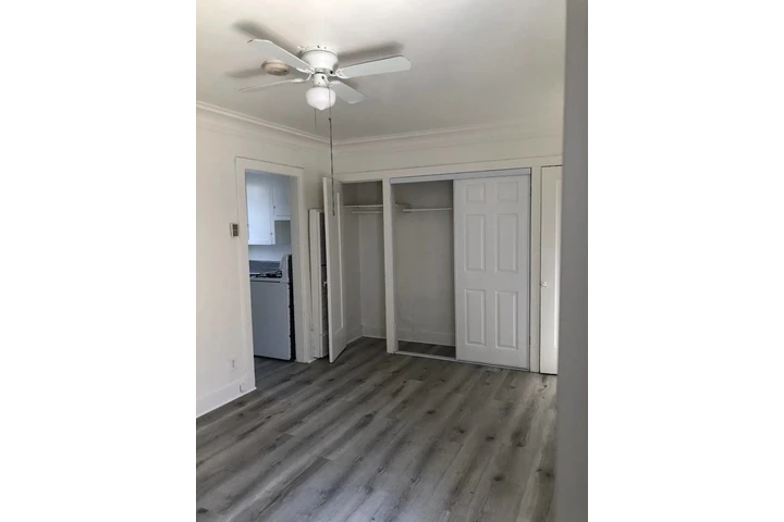 $1350 : single en Los Angeles $1,350 image 3