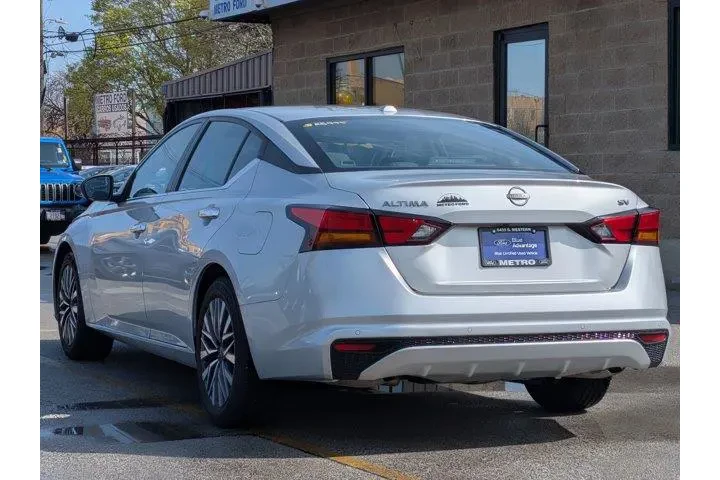 $17999 : Nissan Altima 2024 2.5 SV 4d image 6