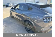 $32991 : Ford Mustang Mach-E 2023 AWD thumbnail