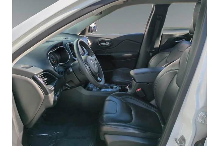 Jeep Cherokee 2023 4x4 Altit image 9