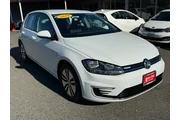 $12999 : Volkswagen e-Golf 2019 SE 4d thumbnail