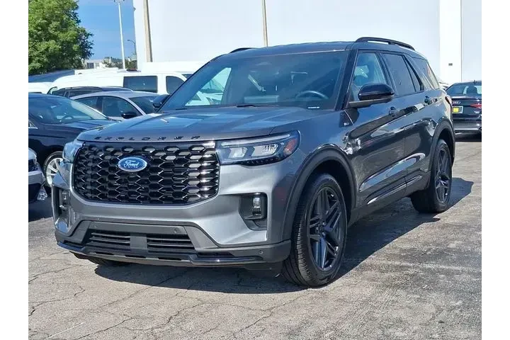 $38990 : Ford Explorer 2025 ST-Line 4 image 2