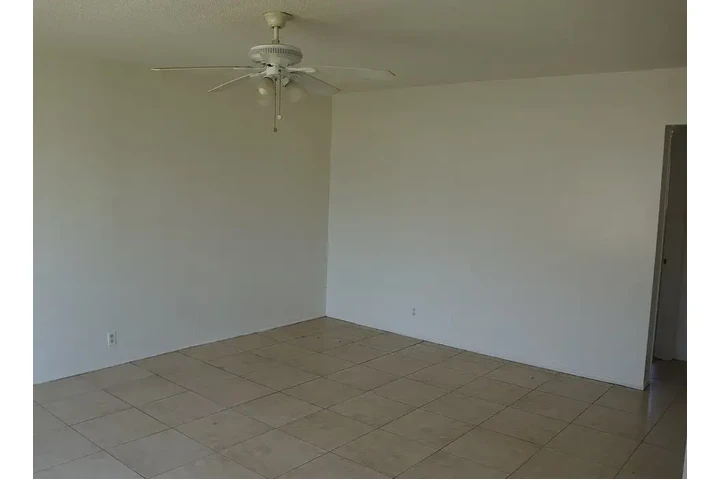 $1295 : La Sierra 2 Bedroom 1 Bath Hou image 3