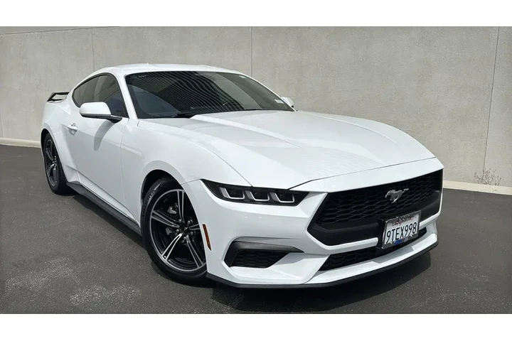 $35988 : Ford Mustang 2024 EcoBoost P image 1