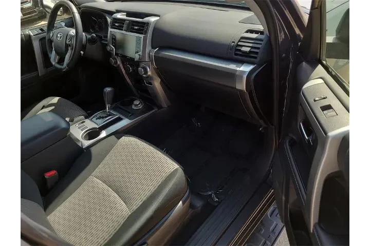 $35205 : Toyota 4Runner 2024 4x4 SR5 image 8