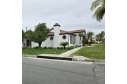 $2500 : 3 Bed 2 Bath in Degnan Blvd LA thumbnail