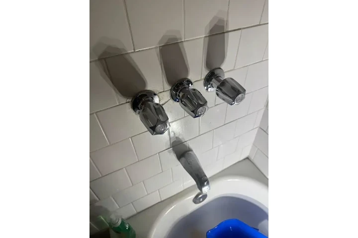 Expertos en Plomería image 3