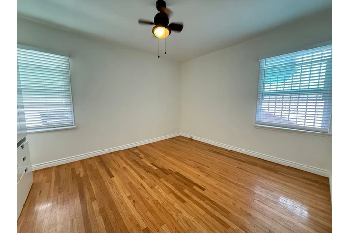 $2475 : 3Bed/2Bath Home in West Adams image 6
