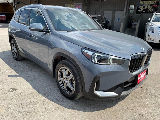 2023 BMW X1 xDrive28i Sports image 3