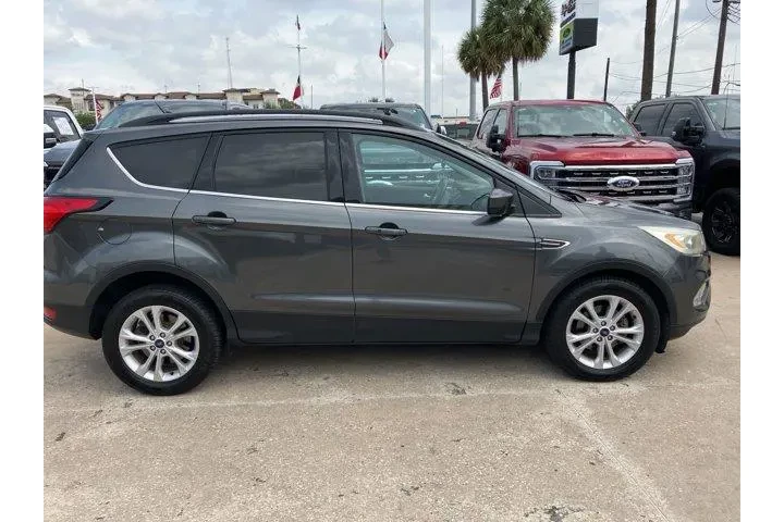 $17491 : Ford Escape 2019 SEL 4dr SUV image 2