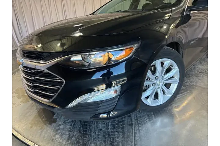 $17777 : Chevrolet Malibu 2024 LT 4dr image 9