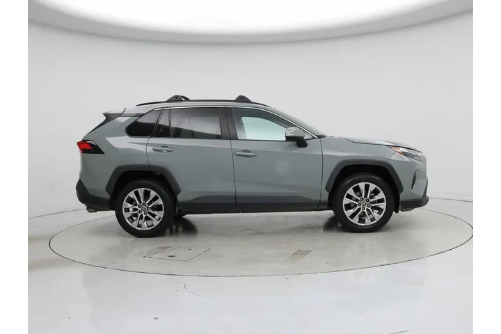 $30998 : Toyota RAV4 2022 AWD XLE Pre image 7