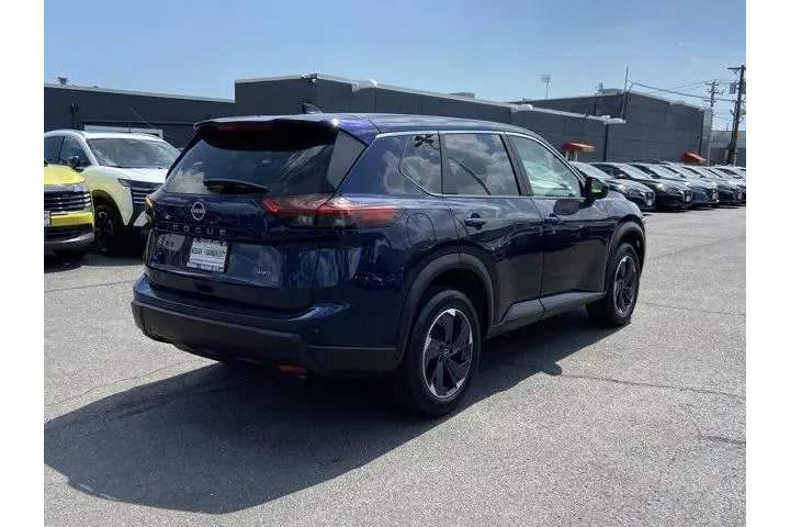 $19487 : Nissan Rogue 2025 AWD SV 4dr image 2