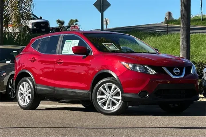 $12473 : Nissan Rogue Sport 2017 S 4d image 3