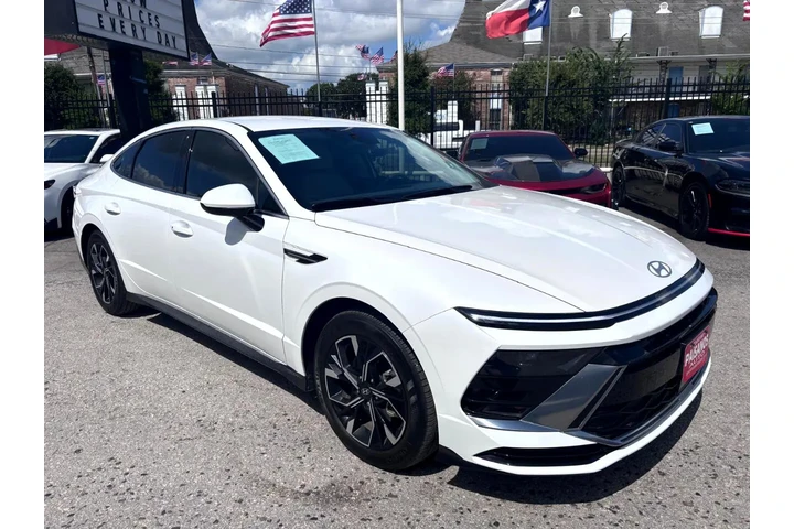 2025 Sonata SEL image 2