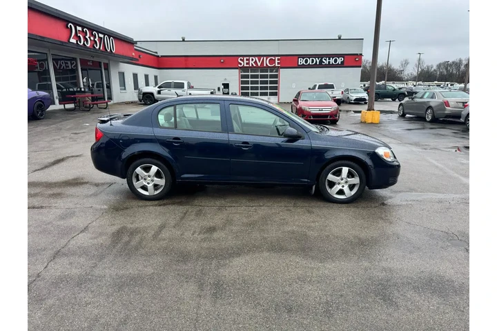 2010 Cobalt 4dr Sdn LT w/1LT image 1