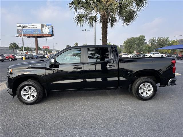 $33895 : 2021 Silverado 1500 LT w/1LT image 3