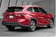 $35900 : Toyota Highlander Hybrid 202 thumbnail