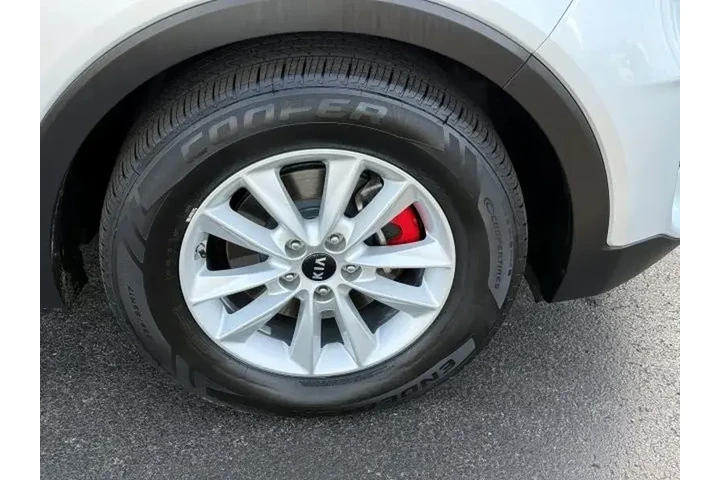 $12890 : Kia Sorento 2020 S V6 4dr SU image 8