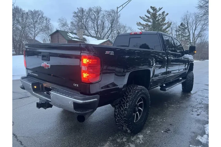 $35997 : 2017 Silverado 3500HD LTZ image 7