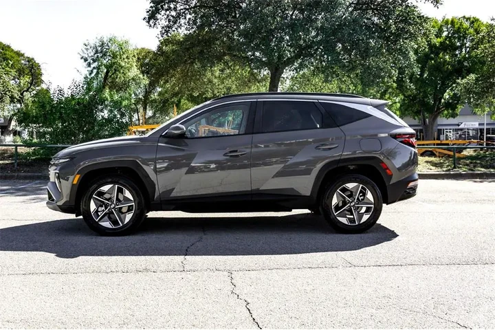 $23887 : Hyundai TUCSON 2025 AWD SEL image 8