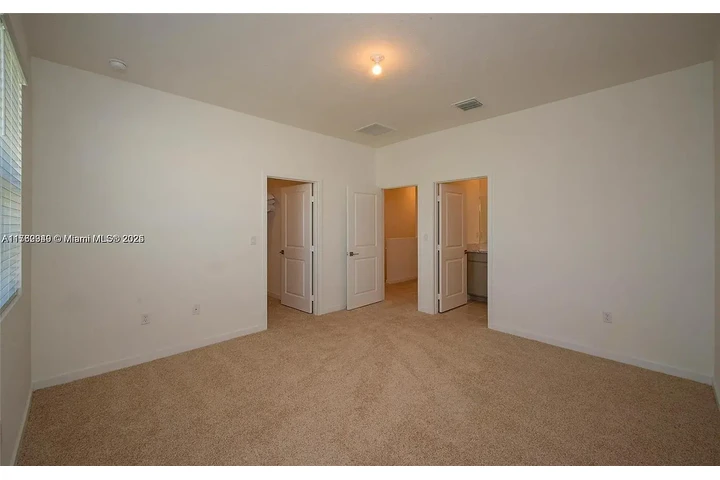 $2350 : Se Renta Hermosa Casa image 5