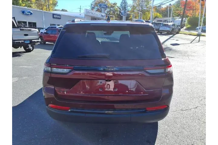 $37888 : Jeep Grand Cherokee 2024 4x4 image 6