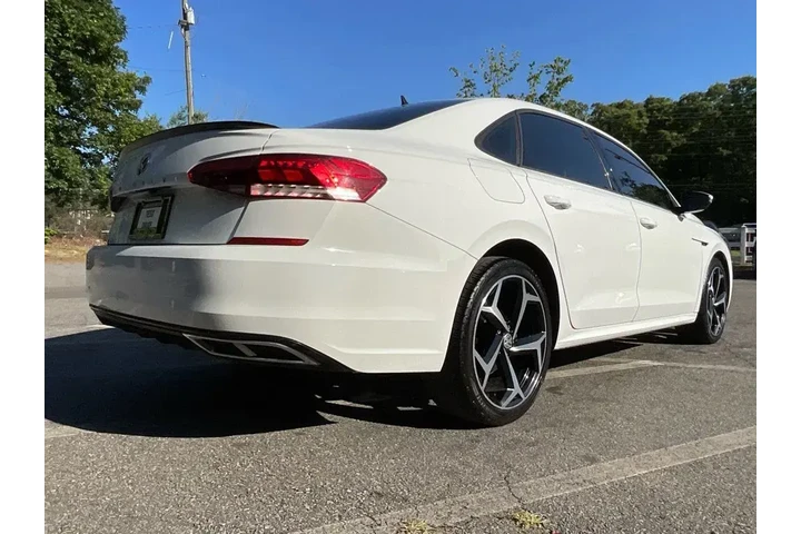 $16485 : Volkswagen Passat 2020 R-Lin image 5