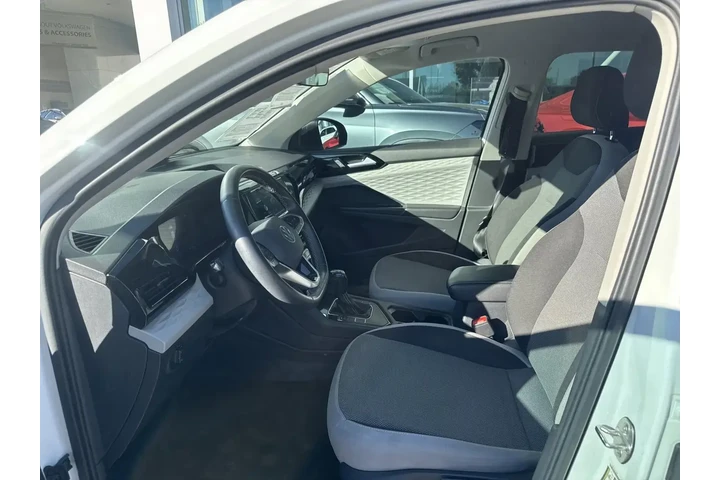 Volkswagen Taos 2023 S 4dr S image 9