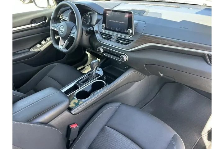 $17670 : Nissan Altima 2023 2.5 SV 4d image 8