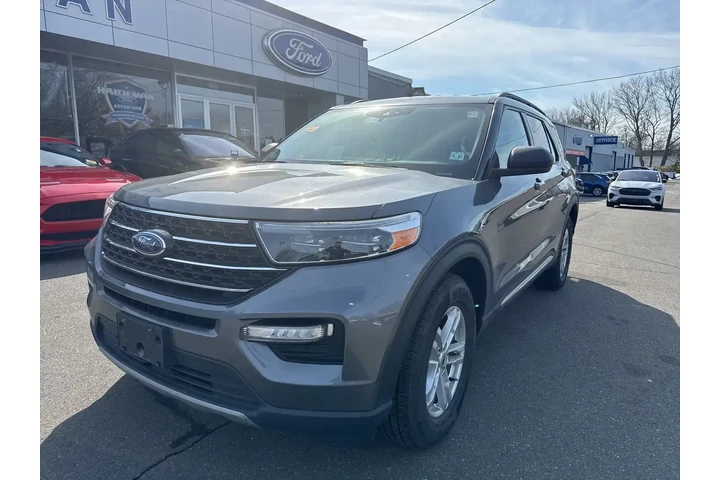 $25995 : Ford Explorer 2022 AWD XLT 4 image 2