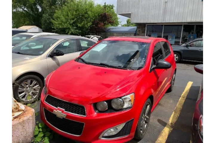 $6800 : 2016 Sonic RS Auto image 4