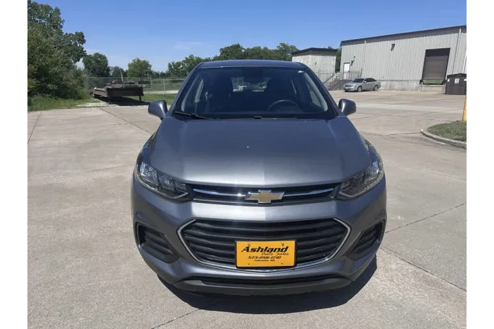 $10900 : 2020 Trax LS image 9