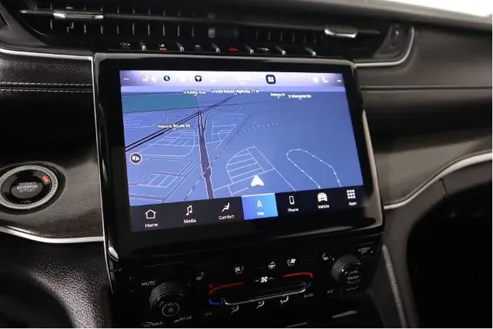 $29732 : Jeep Grand Cherokee L 2024 4 image 7