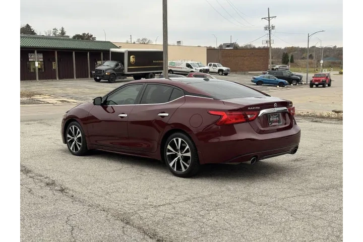 $17750 : 2018 Maxima Platinum image 3