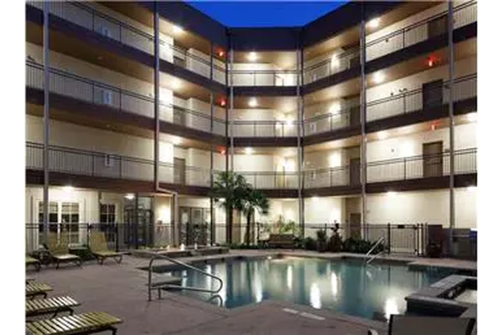 $1730 : Rental property with 0 bedro image 1