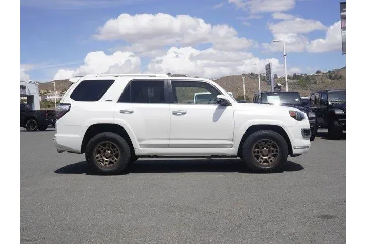 $30450 : Toyota 4Runner 2016 4x4 SR5 image 3