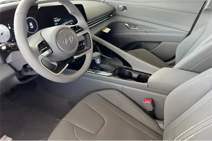 $21990 : Hyundai ELANTRA 2025 SEL Con image 10