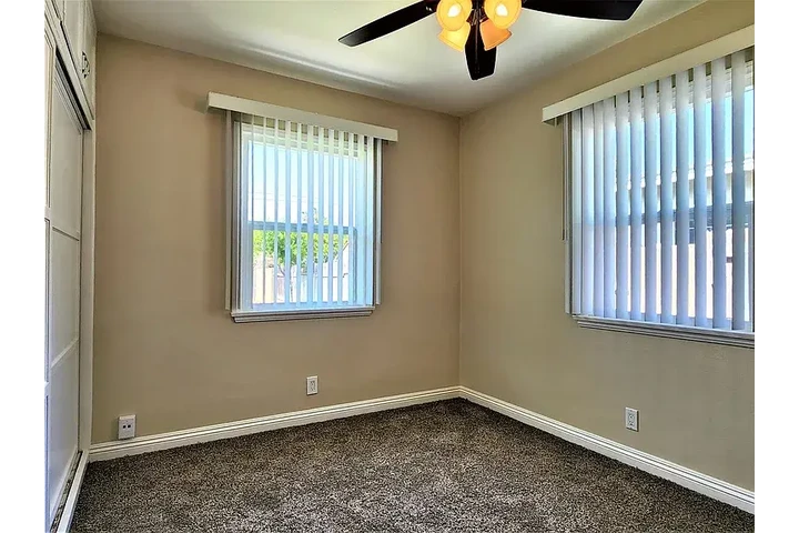 $800 : Beautiful recently remodeled image 9