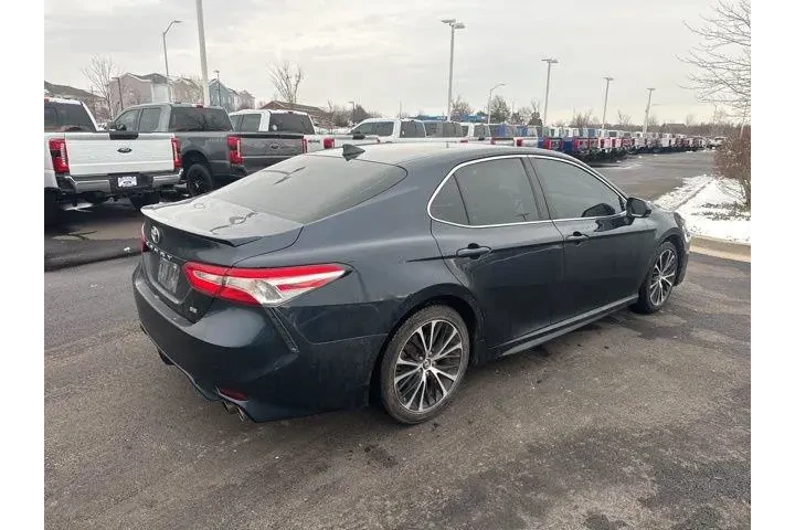 $21000 : Toyota Camry 2020 SE Nightsh image 7